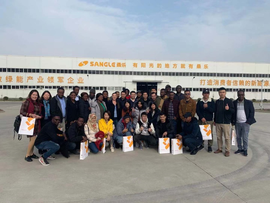 FOREIGN STUDENTS FROM UIBE AND SDUFE COME TO VISIT SANGLE